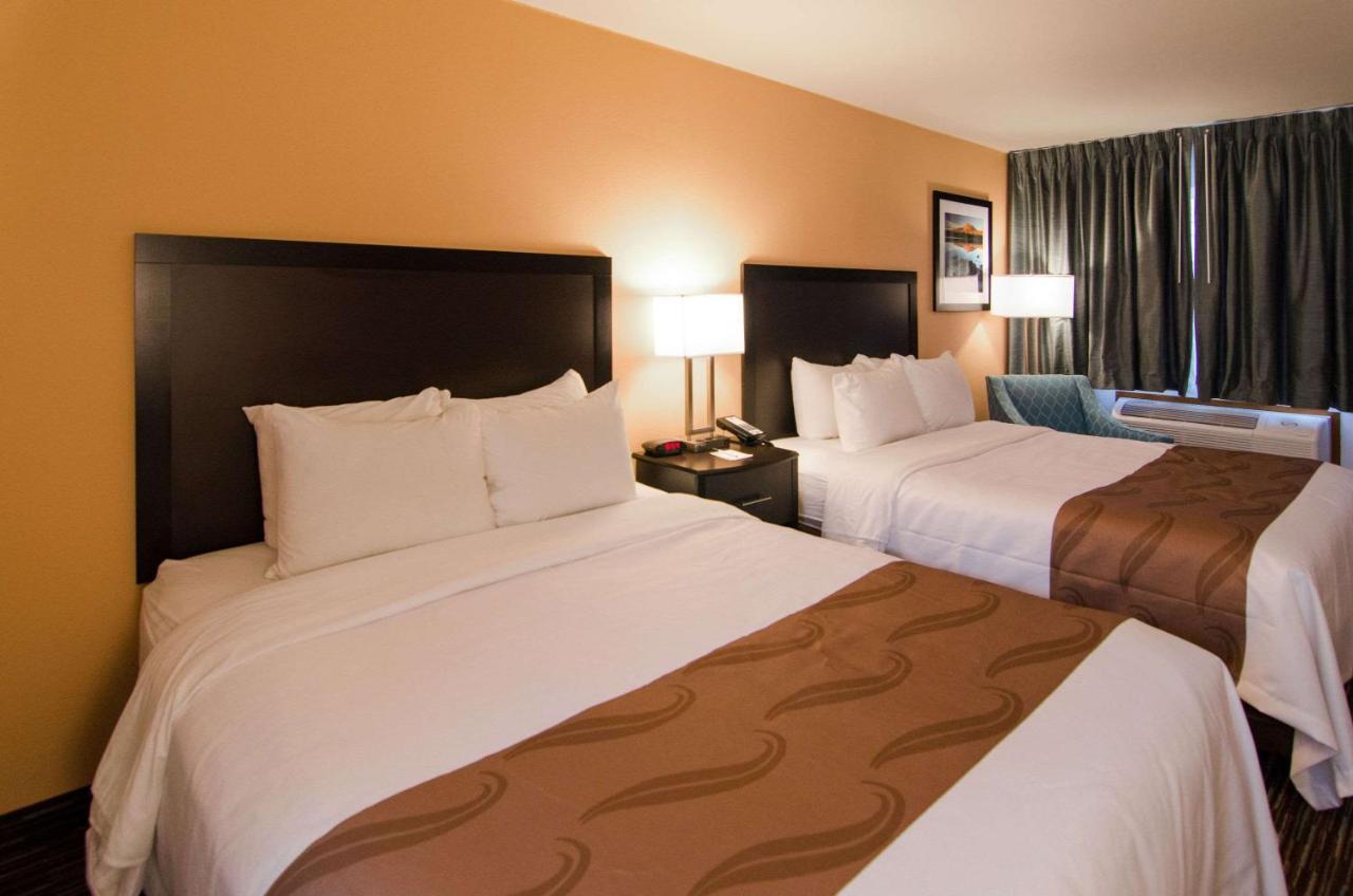 Grove Motel 2*